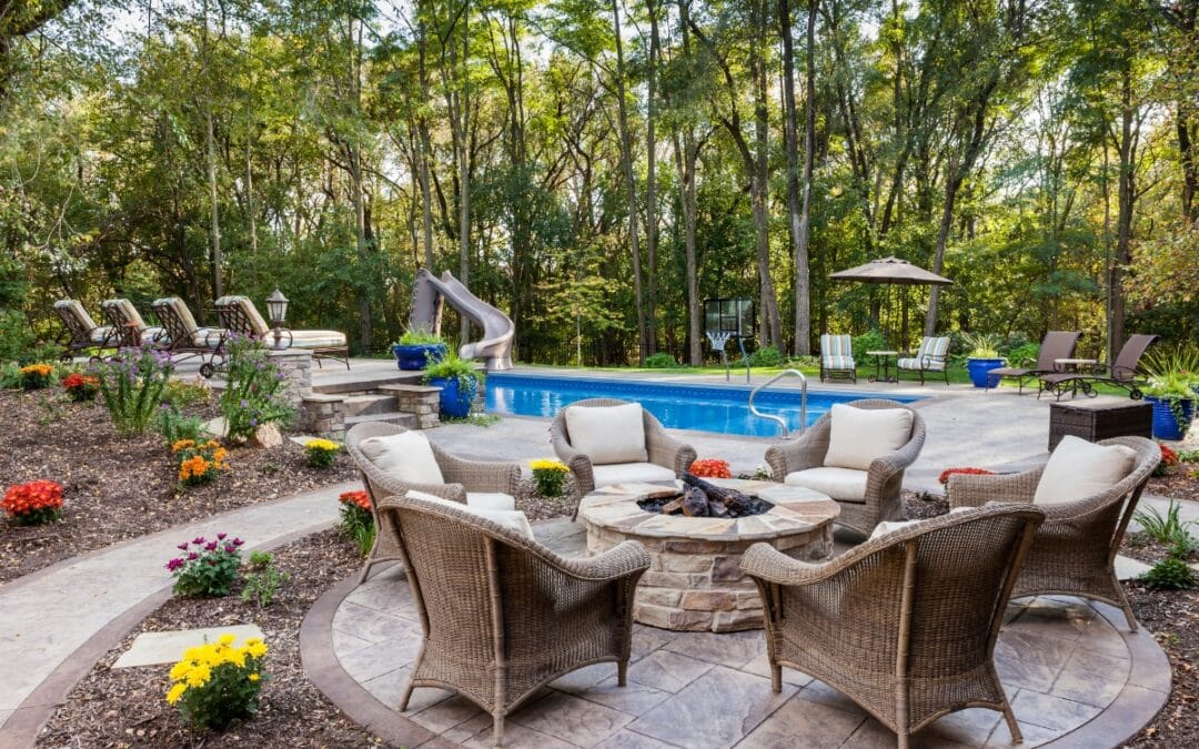 Ignite Poolside Charm with These Fire Pit Ideas